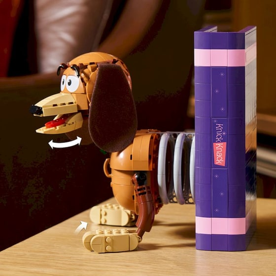 LEGO® ǀ Disney and Pixar Βιβλιοστάτες Σούστας από το Toy Story (43301) image 3