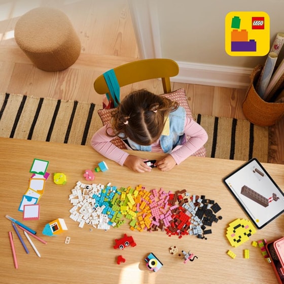 LEGO® Classic Creative Happy Box (11042) image 8