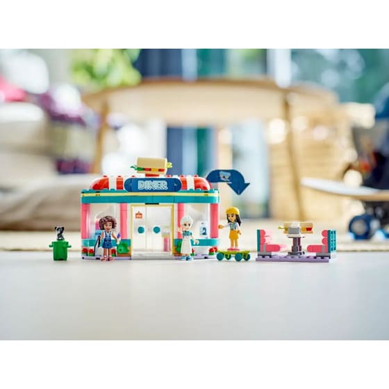 LEGO® Friends Heartlake Downtown Diner (41728) image 8