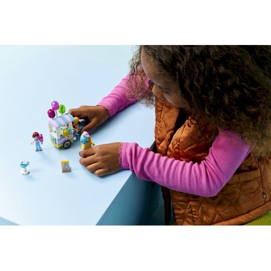 LEGO® Friends Ice Cream & Balloon Stand (42692) image 5