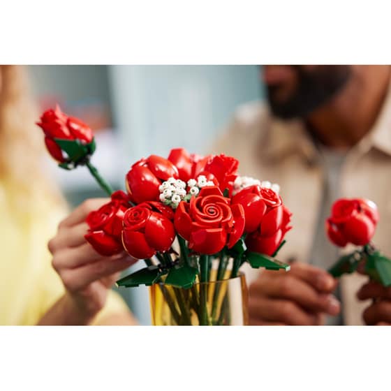 LEGO® Icons Bouquet of Roses (10328) image 3