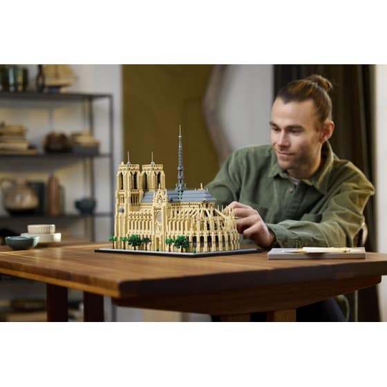 LEGO® Architecture Notre-Dame de Paris (21061) image 16