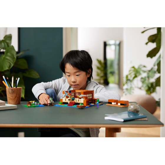 LEGO® Minecraft The Frog House (21256) image 5