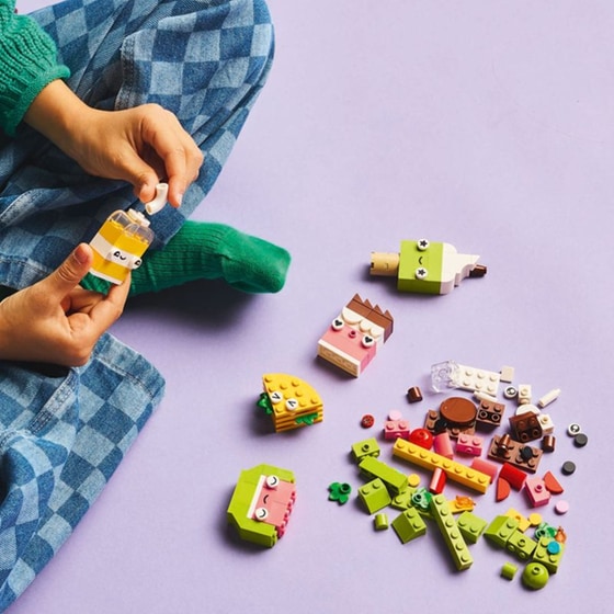 LEGO® Classic Creative Food Friends (11039) image 7