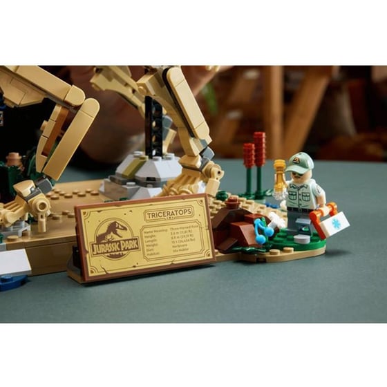 LEGO® Jurassic World Dinosaur Fossils: Triceratops (77985) image 14