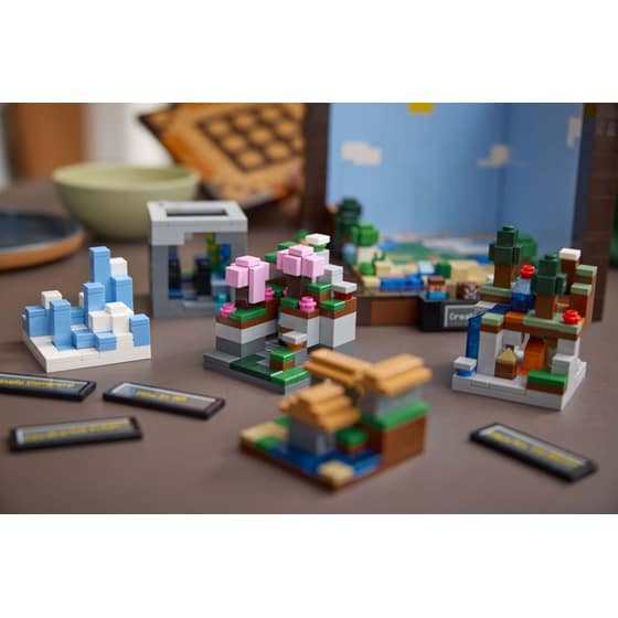 LEGO® Minecraft The Crafting Table (21265) image 8