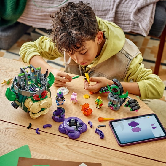 LEGO® Super Mario™ Prince Florian & Castle Bowser (72042) image 4