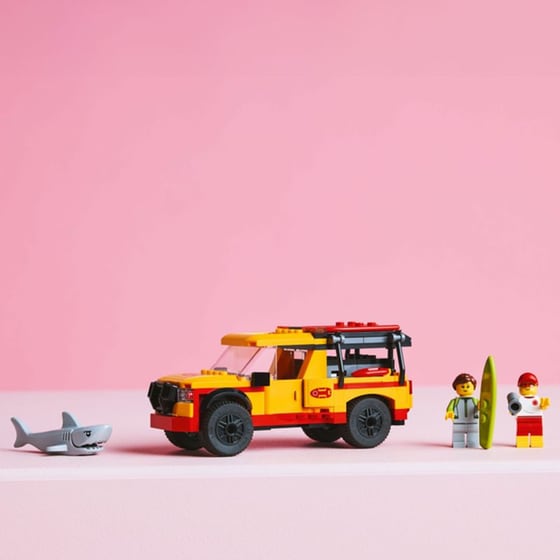 LEGO® City Lifeguard Beach Rescue Truck (60453) image 9