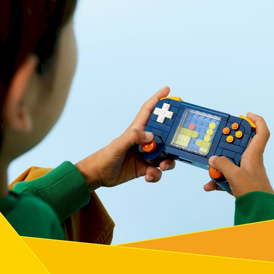 LEGO® Creator 3 σε 1 Ρετρό Κονσόλα Βιντεοπαιχνιδιών (31380) image 3