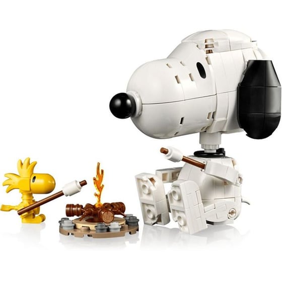 LEGO® Ideas Peanuts: Snoopy's Doghouse (21368) image 8