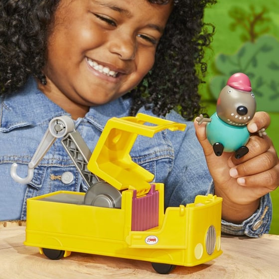 Peppa Pig Granddad Dog's Tow Truck image 5
