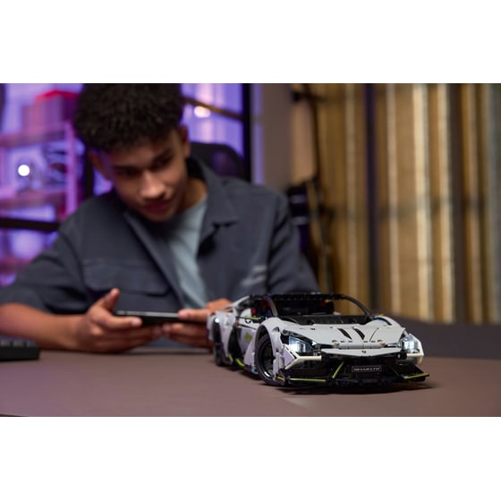 LEGO® Technic™ Lamborghini Revuelto Super Sports Car (42214) image 5