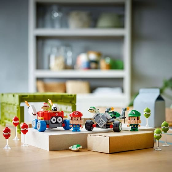 LEGO® Super Mario™ Mario Kart™ – Baby Mario vs. Baby Luigi (72034) image 9