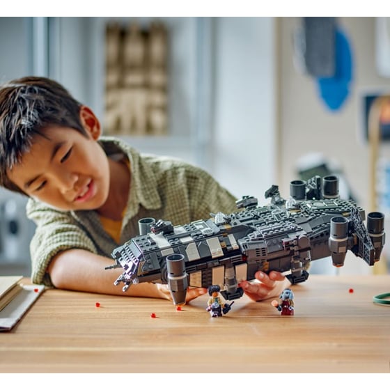 LEGO® Star Wars The Onyx Cinder (75374) image 11
