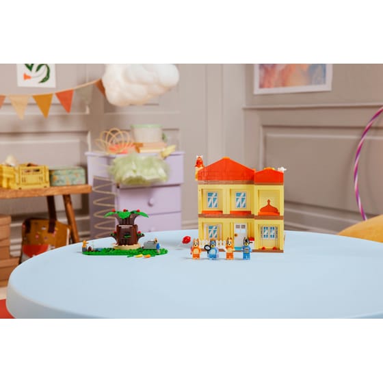 LEGO® Bluey: Bluey's Family House (11203) image 6