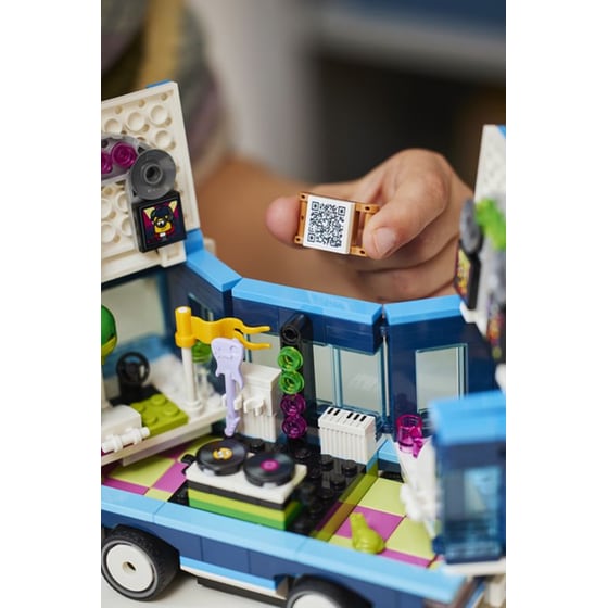 LEGO® Despicable Me Minions' Music Party Bus (75581) image 7