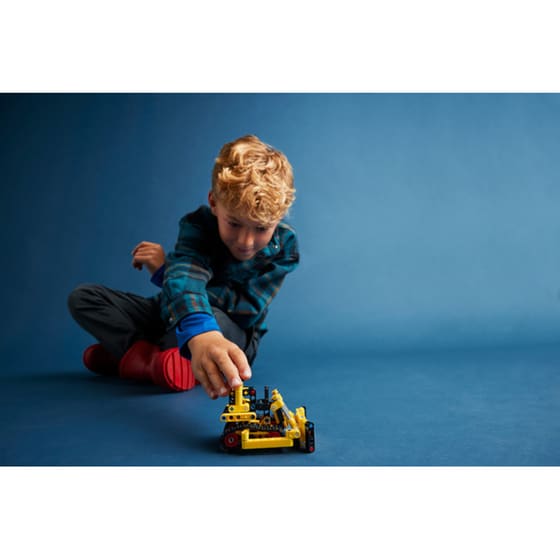 LEGO® Technic Heavy-Duty Bulldozer (42163) image 4