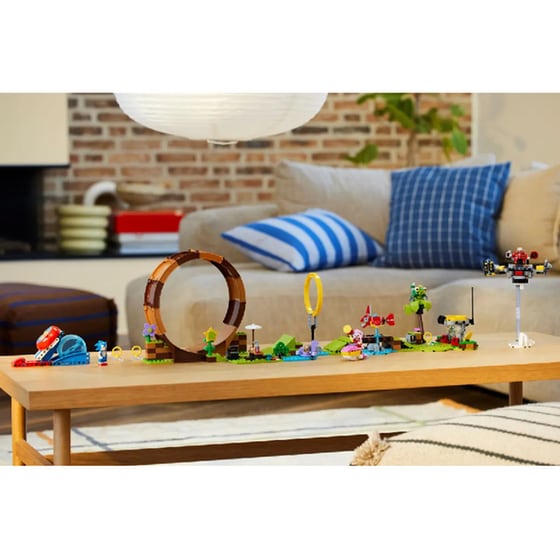 LEGO® Sonic the Hedgehog Sonic's Green Hill Zone Loop Challenge (76994) image 2