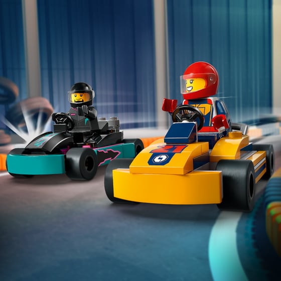 LEGO® City Go-Karts and Race Drivers (60400) image 9