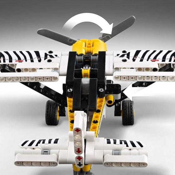 LEGO® Technic Bush Plane (42198) image 3
