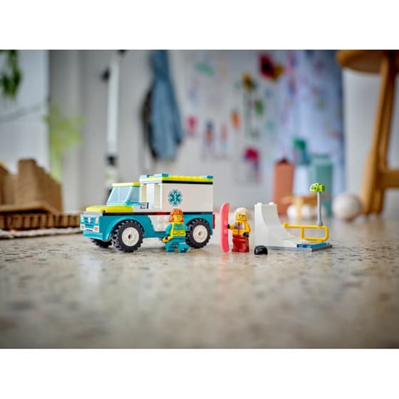 LEGO® City Emergency Ambulance and Snowboarder (60403) image 6