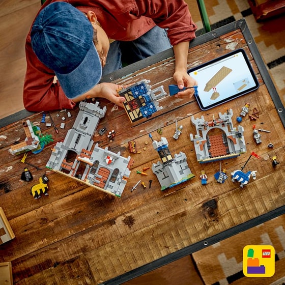 LEGO® Creator 3σε1 Μεσαιωνικό Κάστρο Ιπποτών των Αλόγων (31168) image 7