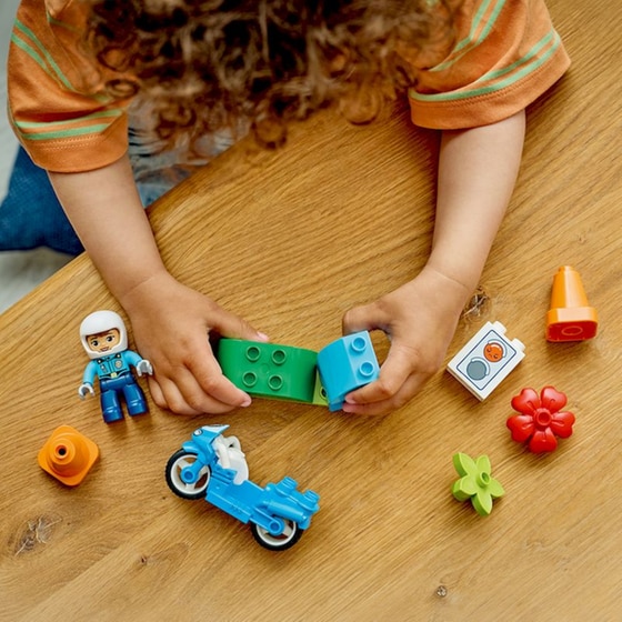 LEGO® DUPLO® Town Μπλε Αστυνομική Μοτοσικλέτα (10471) image 2