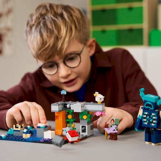 LEGO® Minecraft® Η Συνάντηση με τον Δεσμοφύλακα (21274) image 3