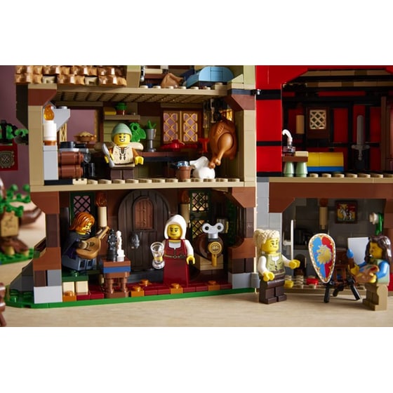 LEGO® Icons Medieval Town Square (10332) image 11