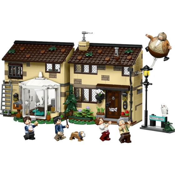 LEGO® Harry Potter Privet Drive: Aunt Marge's Visit (76451) image 5