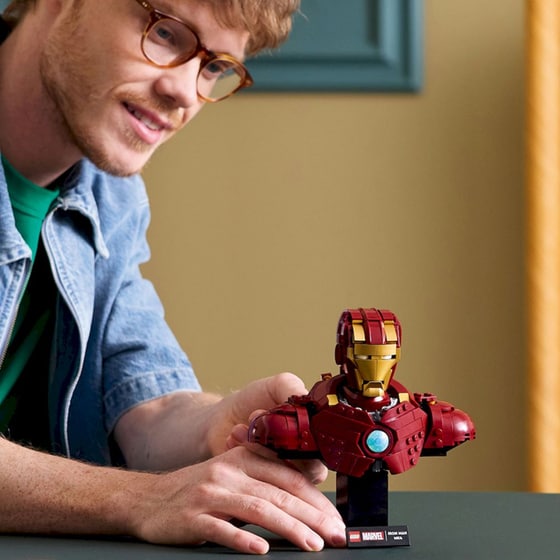 LEGO® Marvel Iron Man MK4 Bust (76327) image 9