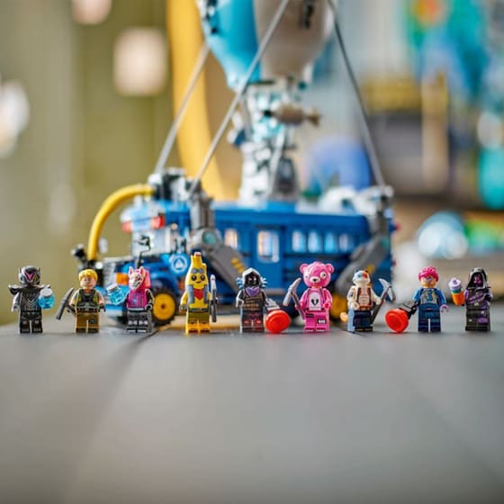 LEGO® Fortnite Battle Bus (77073) image 8