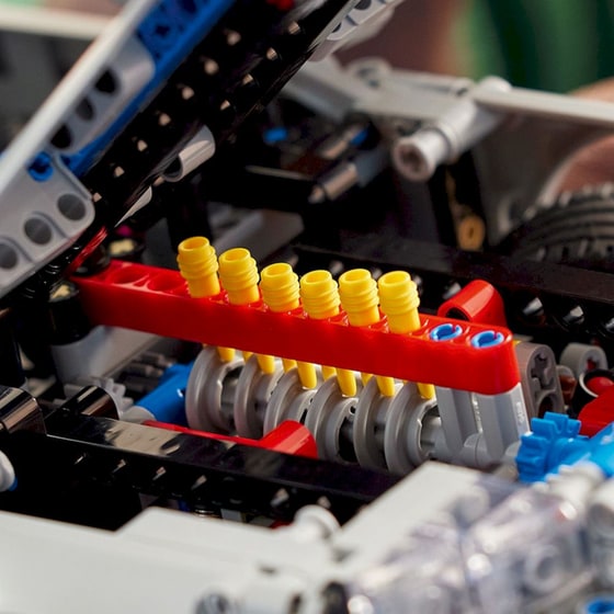 LEGO® Technic 2 Fast 2 Furious Nissan Skyline GT-R (R34) Car (42210) image 10