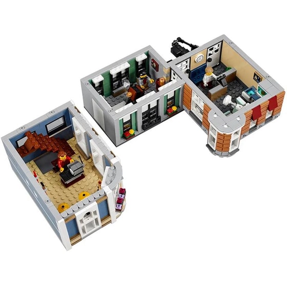 LEGO® Creator Assembly Square (10255) image 2