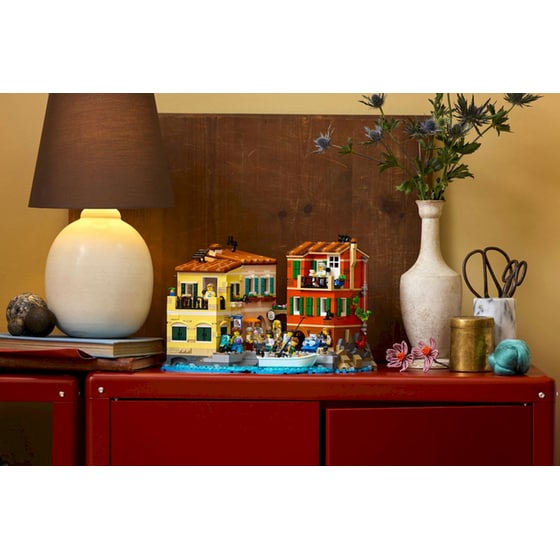 LEGO® Ideas Italian Riviera (21359) image 6