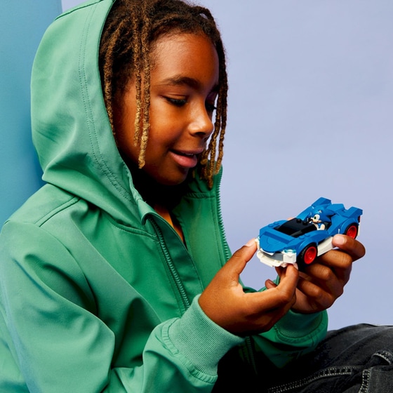 LEGO® Sonic the Hedgehog Sonic: Speedster Lightning (77117) image 3