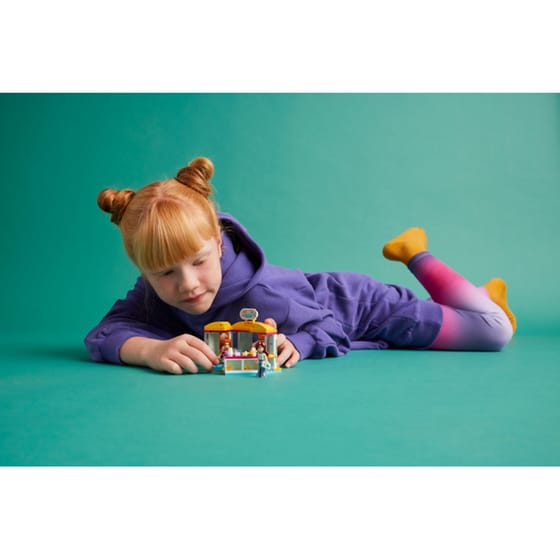 LEGO® Friends Tiny Accessories Store (42608) image 4