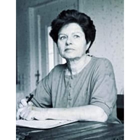Στη σκιά του πύργου image 1