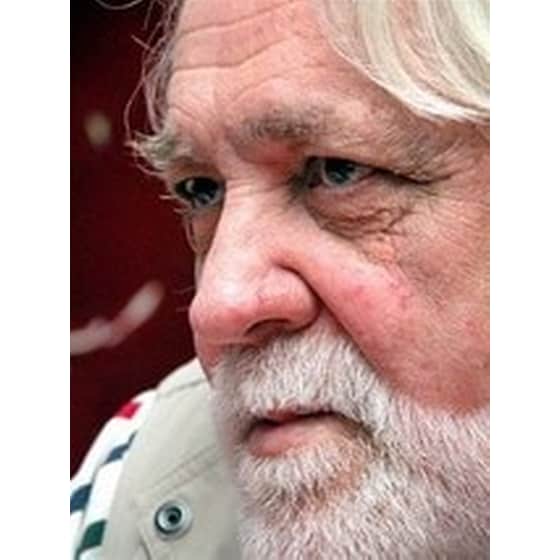 Το κόκκινο στο φτερό του παπαγάλου image 1