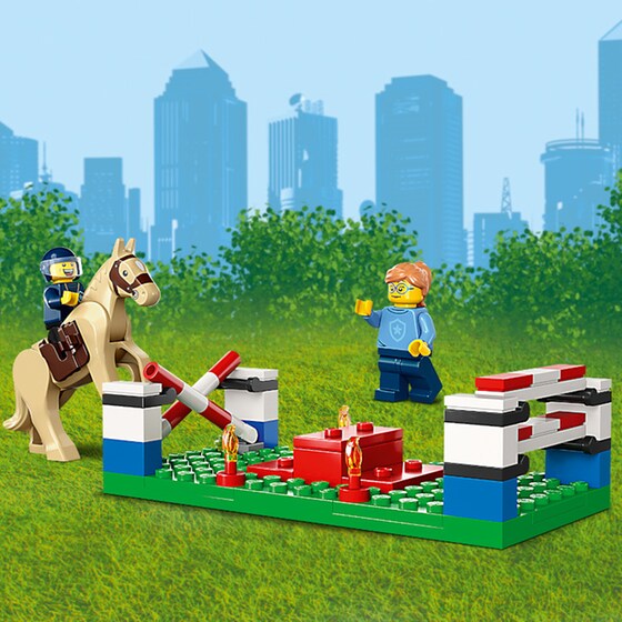 LEGO® City Police Training Academy (60372) image 9