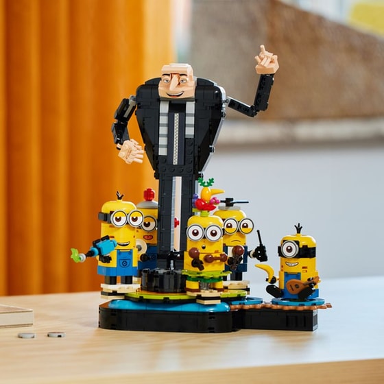 LEGO® Despicable Me Brick-Built Gru and Minions (75582) image 12