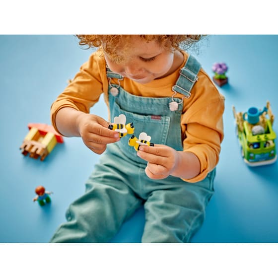 LEGO® Duplo Caring for Bees & Beehives (10419) image 5