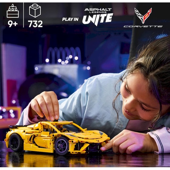 LEGO® Technic Chevrolet Corvette Stingray (42205) image 1