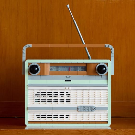 LEGO® Icons Retro Radio (10334) image 11