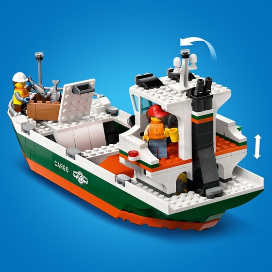 LEGO® City Seaside Harbor with Cargo Ship (60422) image 7