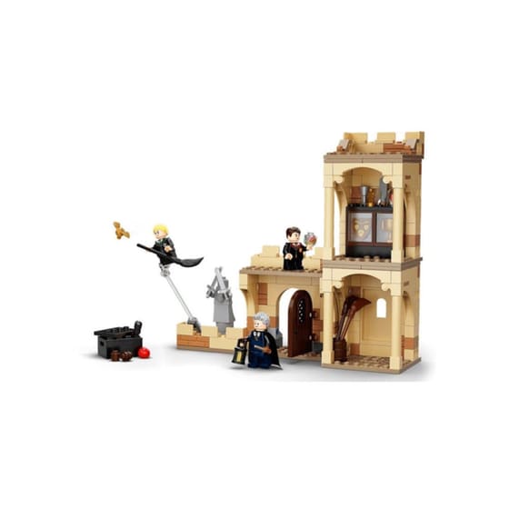 LEGO® Harry Potter Hogwarts: First Flying Lesson (76395) image 1