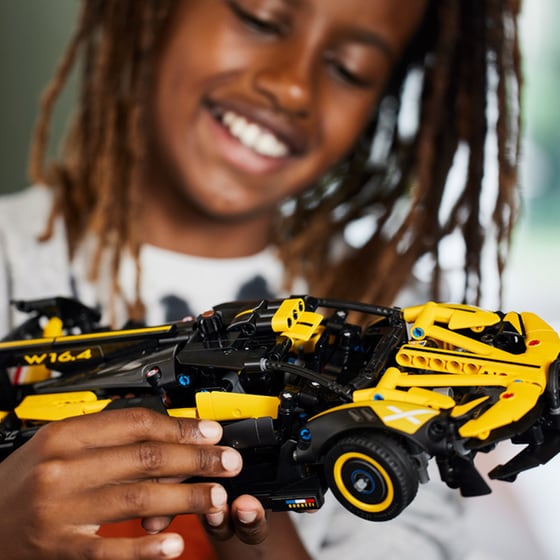 LEGO® Technic Bugatti Bolide (42151) image 8