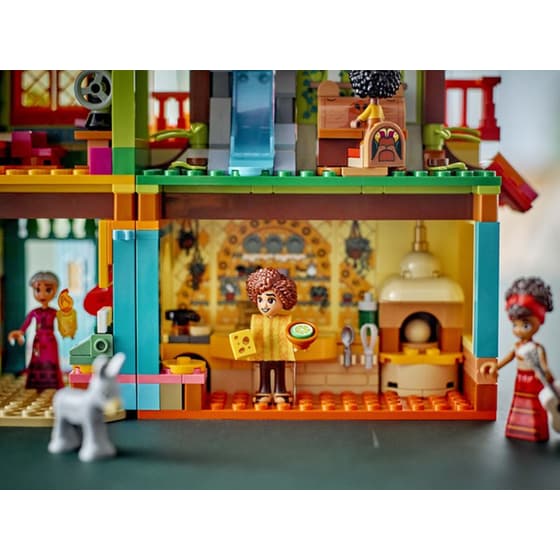 LEGO® Disney The Magical Madrigal House (43245) image 10