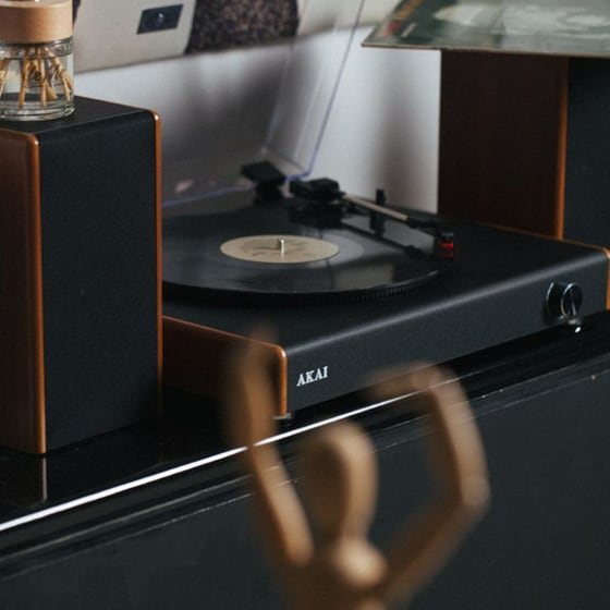 Πικάπ Akai ATT-240SP με Bluetooth image 12