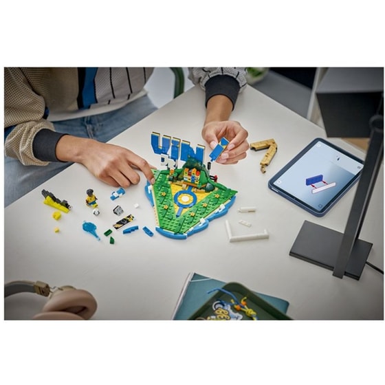 LEGO® Edition Football Vini Jr. (43027) image 13